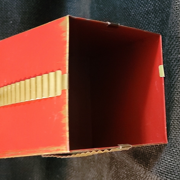 Ashland Christmas Decor metal Gift Package Galvanized Metal Ribbon - Picture 5 of 5